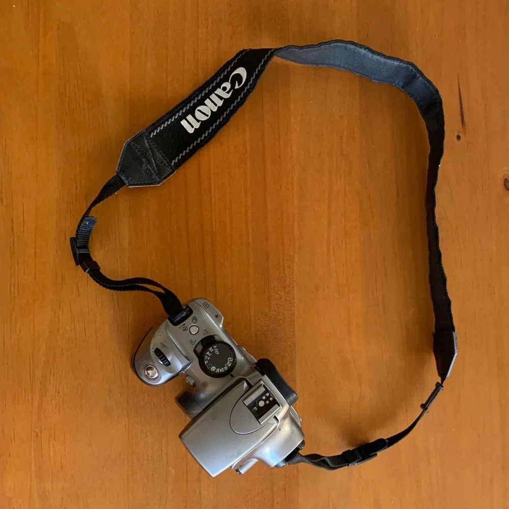 Canon DS6041 camera
